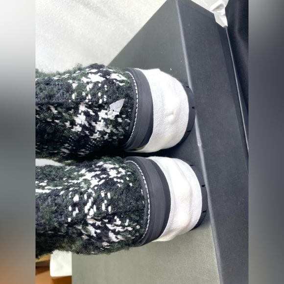 Nicholas Kirkwood Women’s Casati Faux Pearl Combat Boots. NWB. Black/White - Picture 7 of 12